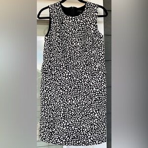 Ann Taylor sleeveless dress - 12 petite - black and white